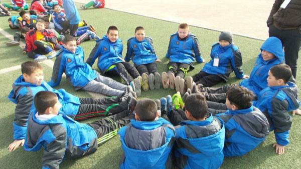 5位*疆新**足球小子入围首届中国金球奖今年*疆新**职业球员超过30人