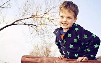 熊孩子骂脏话怎么治他,熊孩子老是骂人怎么办