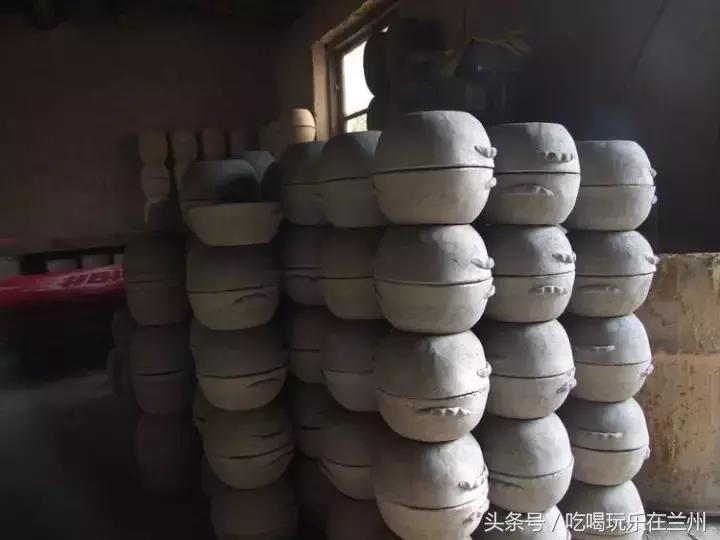 天冷了做一碗砂锅暖心又暖胃,小砂锅既暖心又暖胃