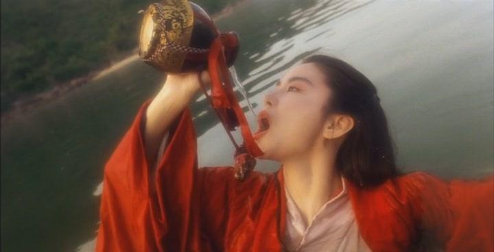 东方不败武功到底多厉害,东方不败自宫以前的武功如何