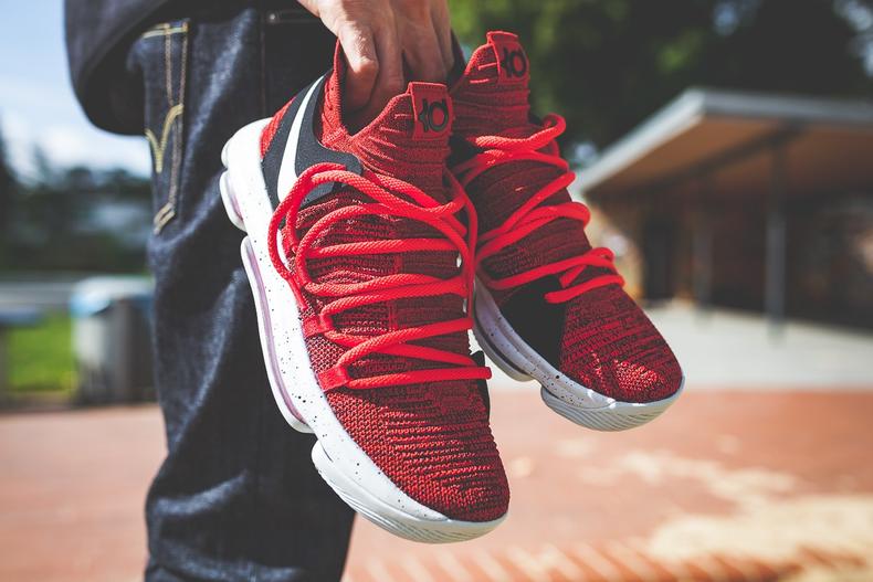 轻质舒适透气运动鞋学生党,低帮透气耐磨轻质百搭