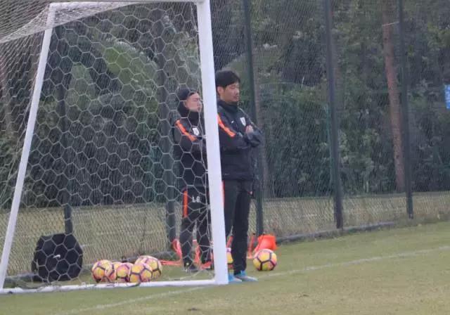 李霄鹏鲁能采访完整版,李霄鹏训练