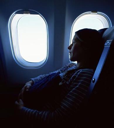 孕妈坐飞机需要什么,孕妈妈坐飞机需要关注什么