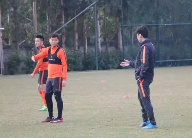 李霄鹏鲁能采访完整版,李霄鹏训练