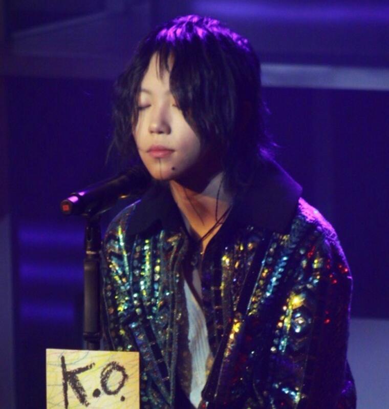 窦靖童光头造型曝光,敢于剃光头的女孩