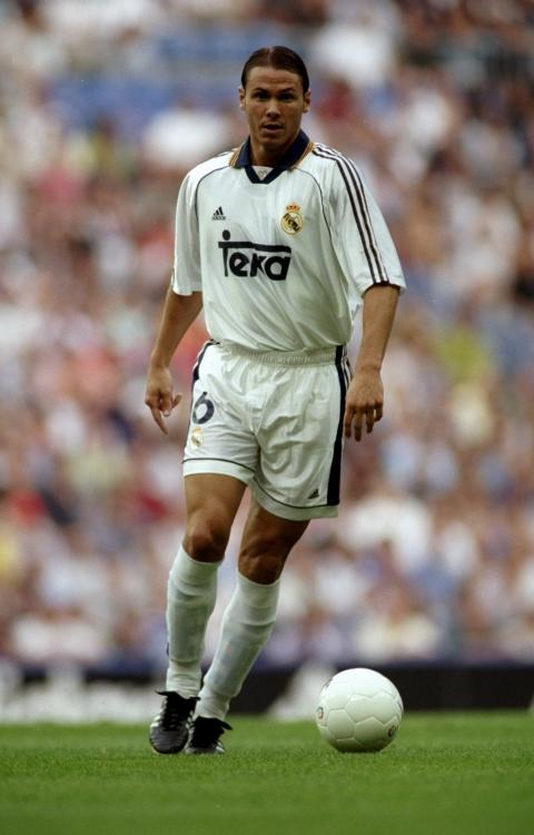 他们踢球像芭蕾，铲球美如画，盘带秀出花