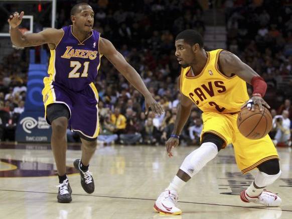 crossover另一只手接不住球,crossover防守撤步