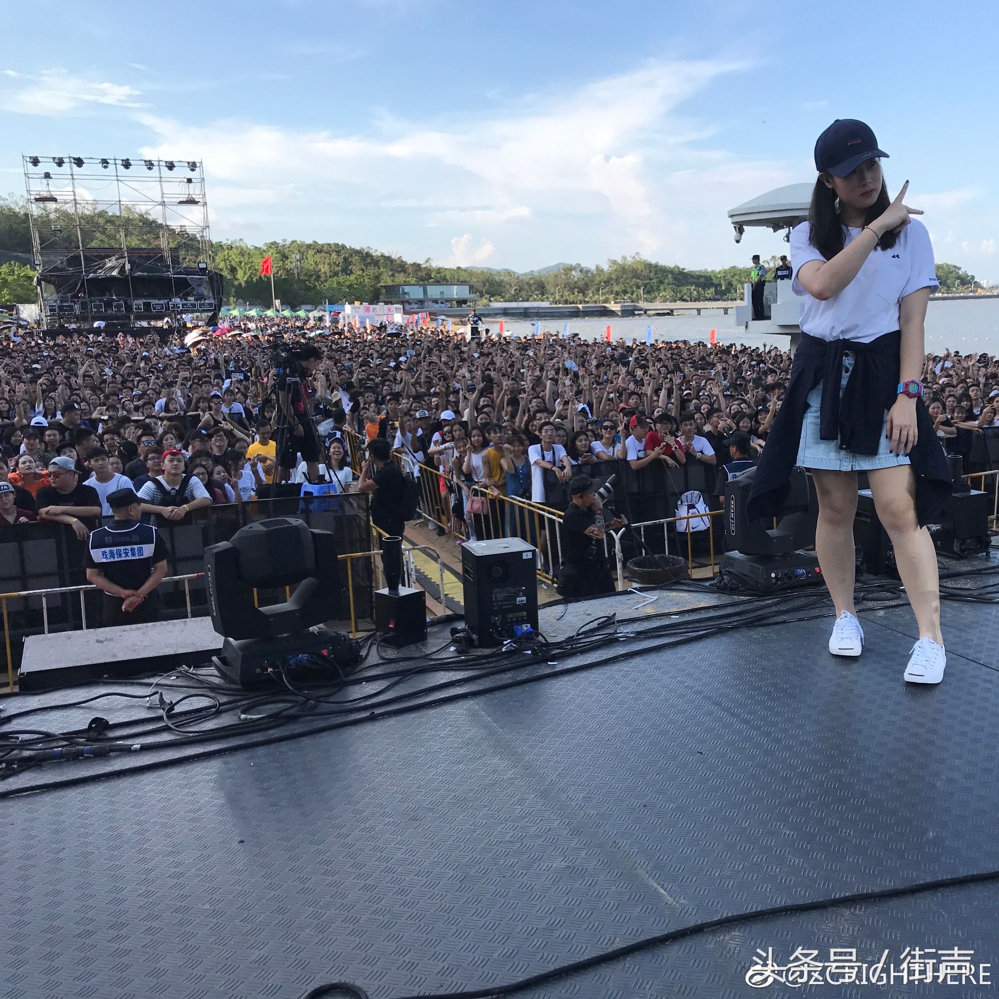 zc：“小透明”嘻哈少女前进中