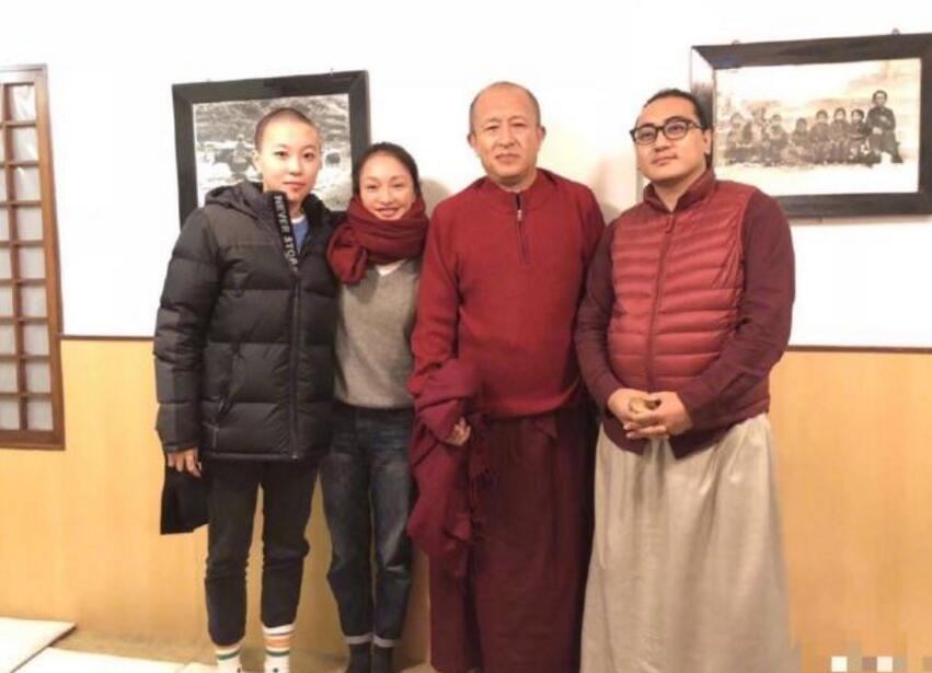 窦靖童光头造型曝光,敢于剃光头的女孩