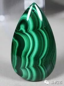 绿色的玉石除了翡翠还有什么,最接近翡翠的玉石