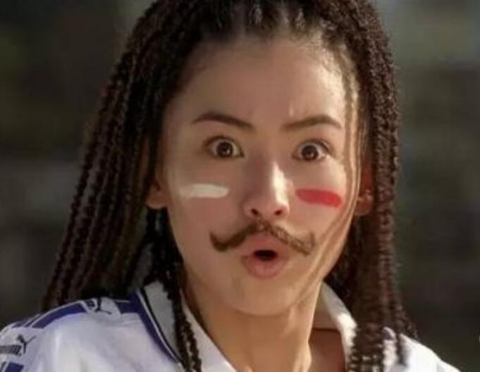 窦靖童光头造型曝光,敢于剃光头的女孩