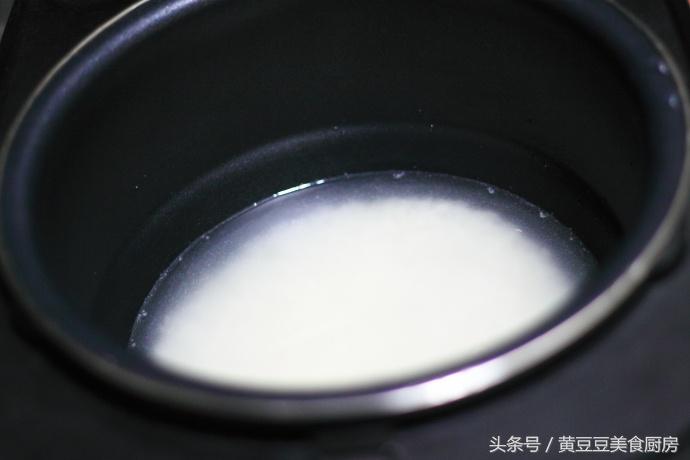 孩子不爱吃米饭，试试这种方法，把它做成紫菜包饭，肯定会抢着吃