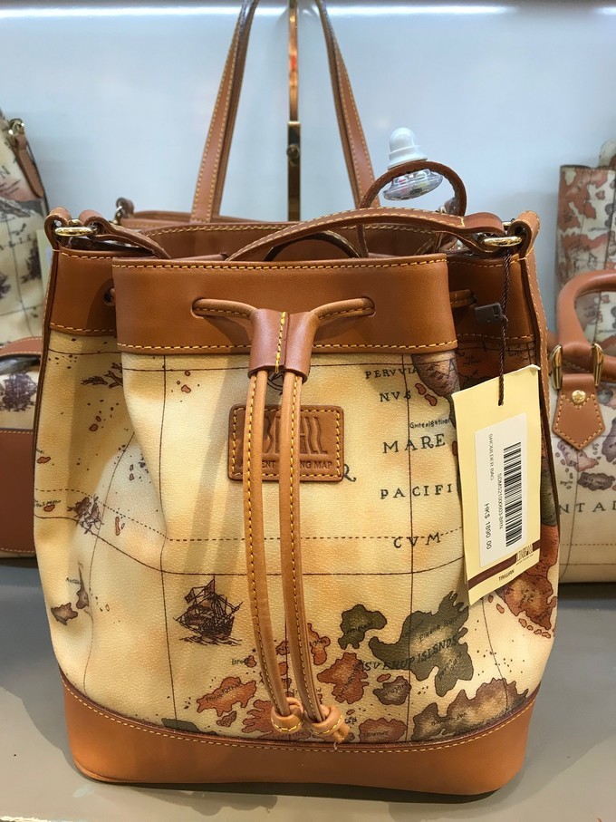 忍不住来香港撒了个儿欢，为小鹿贝比疯狂打call！