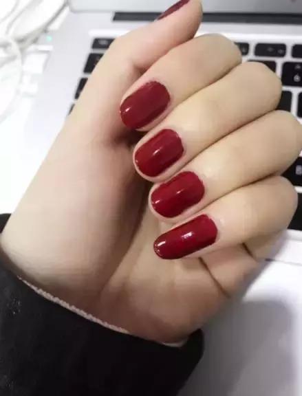 2022年美甲款式图片短指甲显白夏,2021最火美甲显白颜色短指甲款式