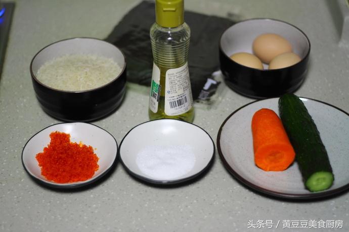 孩子不爱吃米饭，试试这种方法，把它做成紫菜包饭，肯定会抢着吃