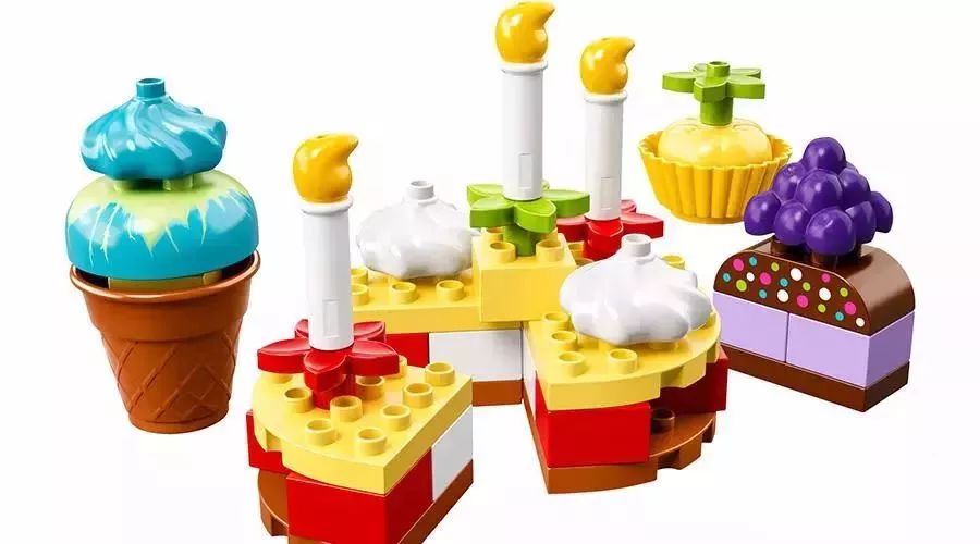 宝贝儿的第一套乐高,宝宝的第一个乐高作品