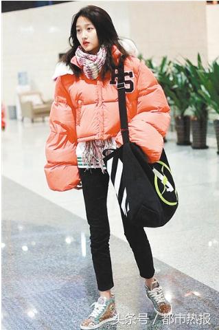 时装修身红色面包服,洋气时髦面包服