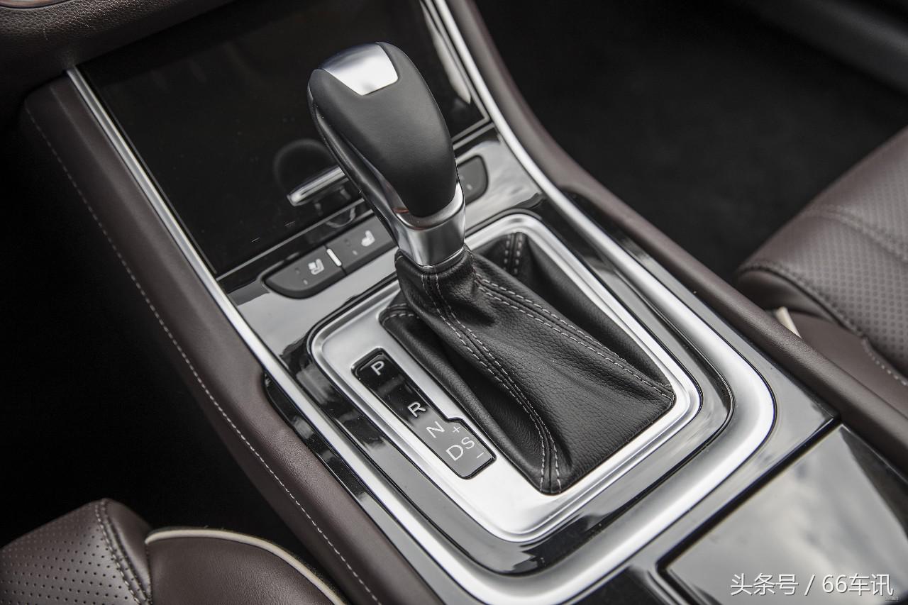 不只奥迪灯玩得溜，长安新车竟带呼吸LED大灯、黑科技中控！