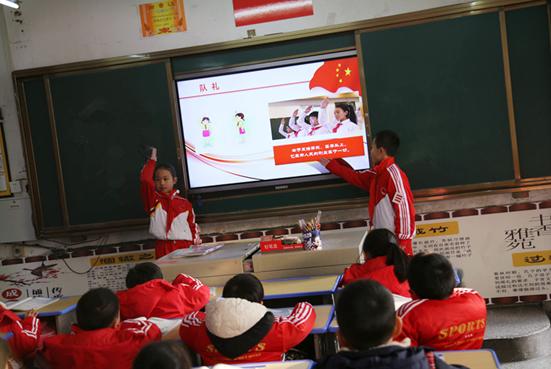 郴州市第三完全小学：“红领巾”传帮带，“小雏鹰”更出彩