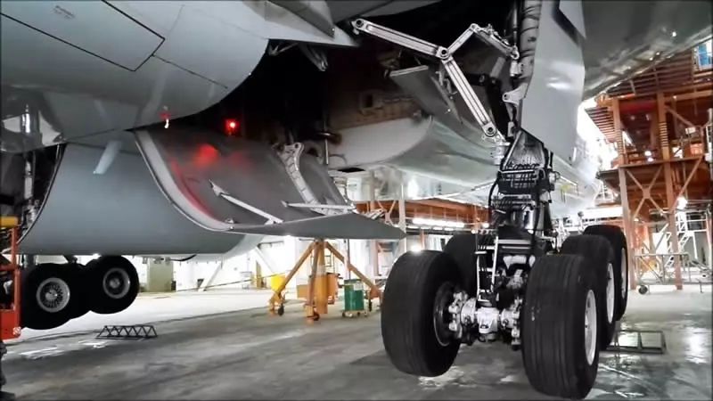 飞机起落架原理论文,飞机起落架操作视频