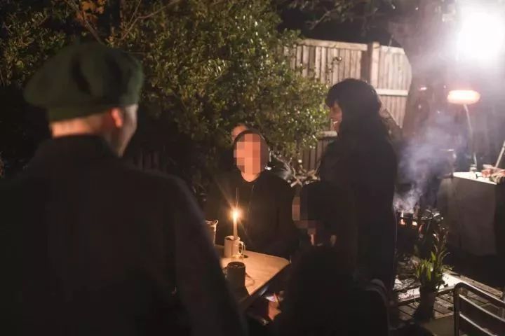 把自家破后院谎称为高级餐厅，7个月做到伦敦餐厅NO.1