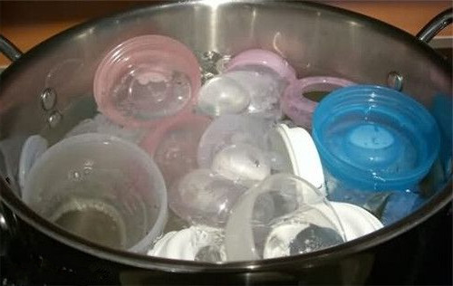 新生儿宝宝嘴巴长脓泡,宝宝嘴里上颚有脓包