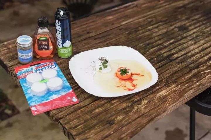 把自家破后院谎称为高级餐厅，7个月做到伦敦餐厅NO.1