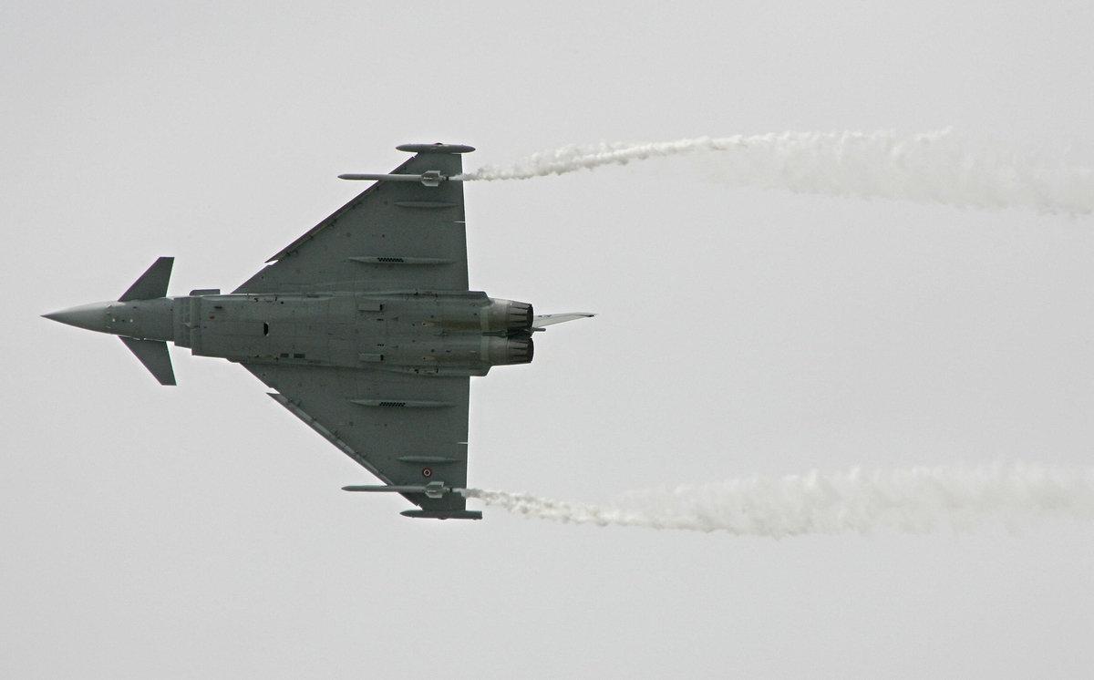 卡塔尔买法国战斗机,卡塔尔给美国每年交多少保护费