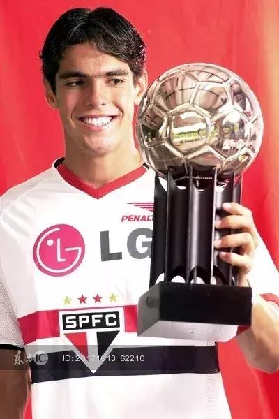 那个偷走人们初恋的足球美少男，终于在16年后说了分手！