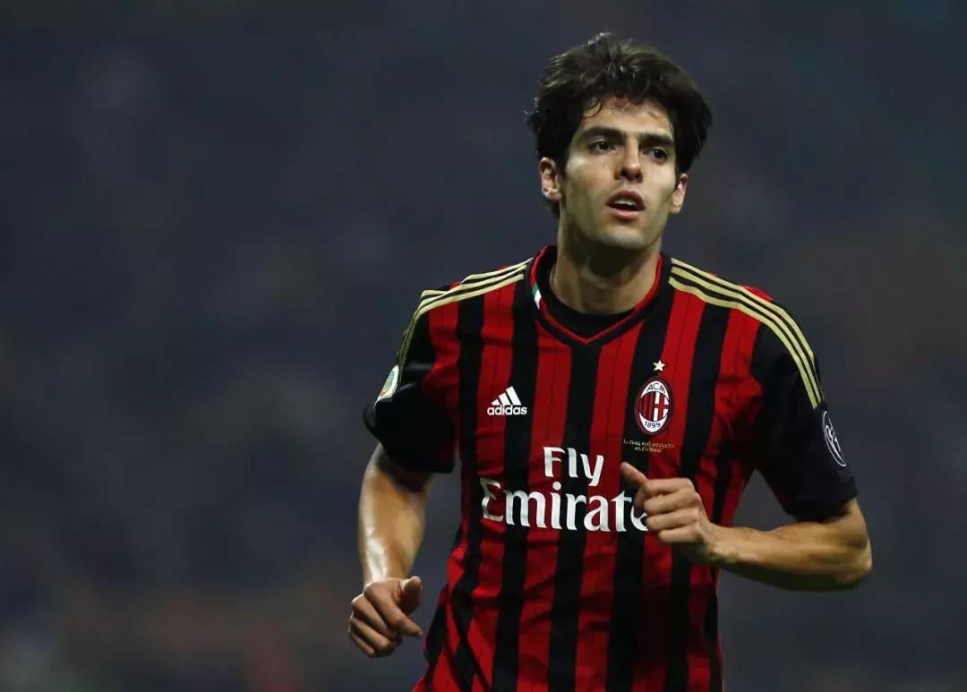 卡卡国家队退役是哪一年,卡卡宣布退役来中超