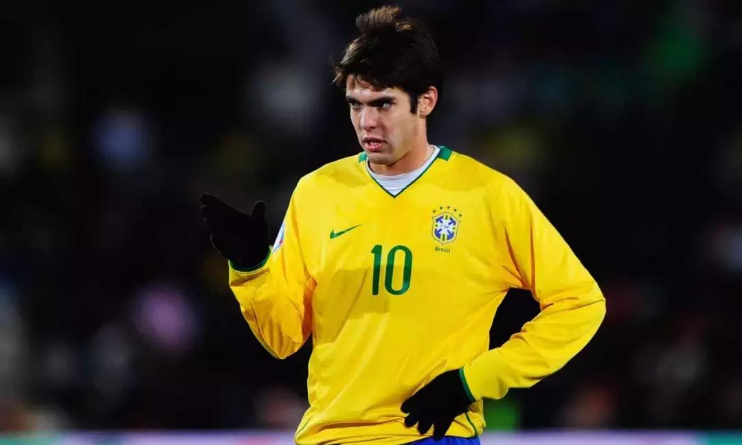 卡卡国家队退役是哪一年,卡卡宣布退役来中超