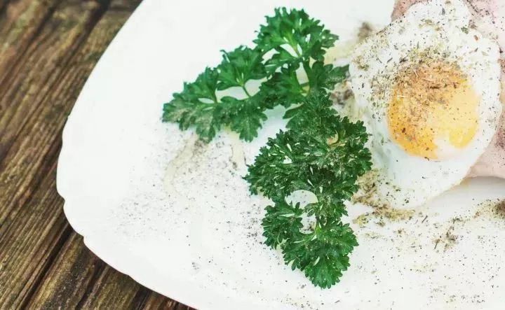 把自家破后院谎称为高级餐厅，7个月做到伦敦餐厅NO.1