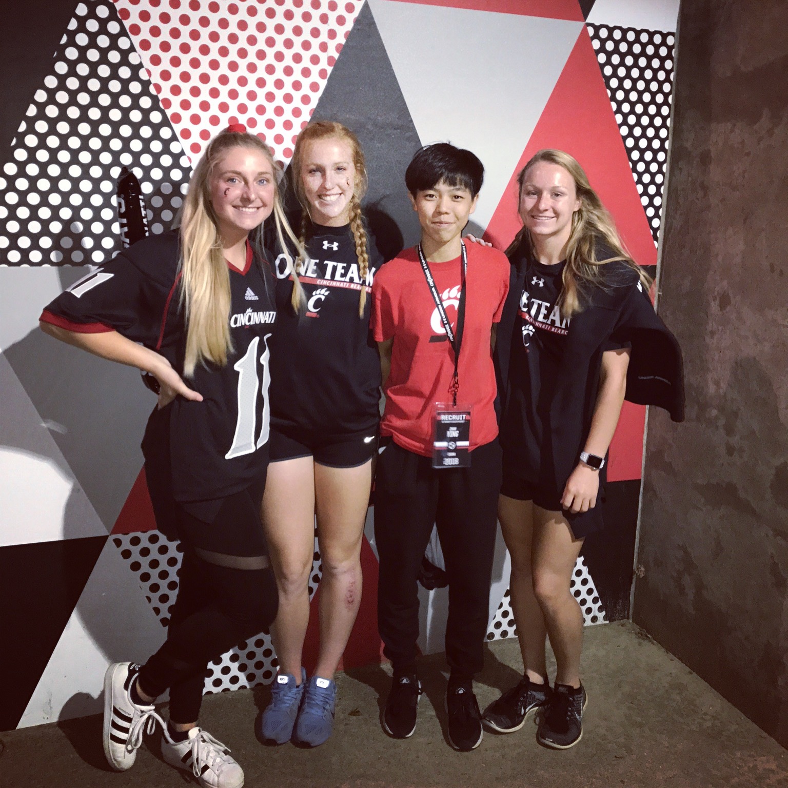 前国少女足小将将赴美读书踢NCAA两年前曾退出专业足球