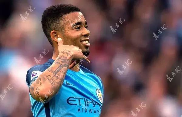 这个20岁的天才少年，会让全世界都爱上足球！