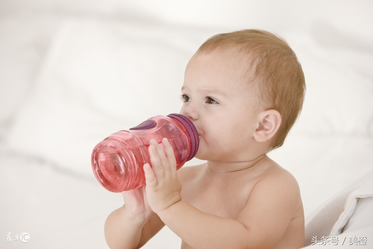 宝宝不认奶嘴怎么办啊,宝宝不认奶瓶怎么办