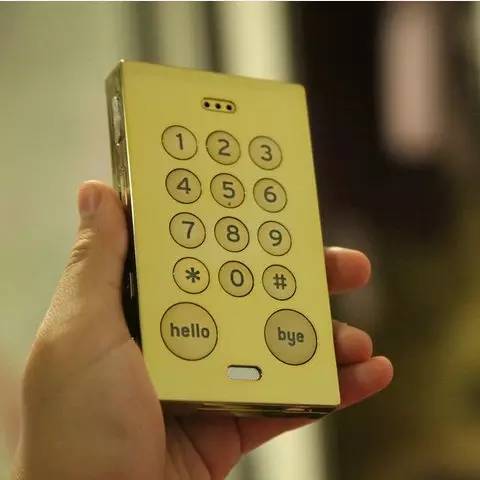 人人模仿苹果的时代，还有谁在做自己？