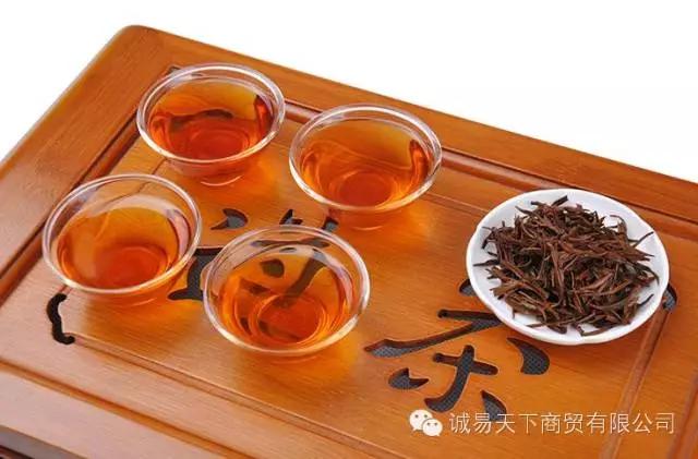 蒲公英根发酵红茶的功效与作用,红茶和绿茶的区别和功效哪个更好