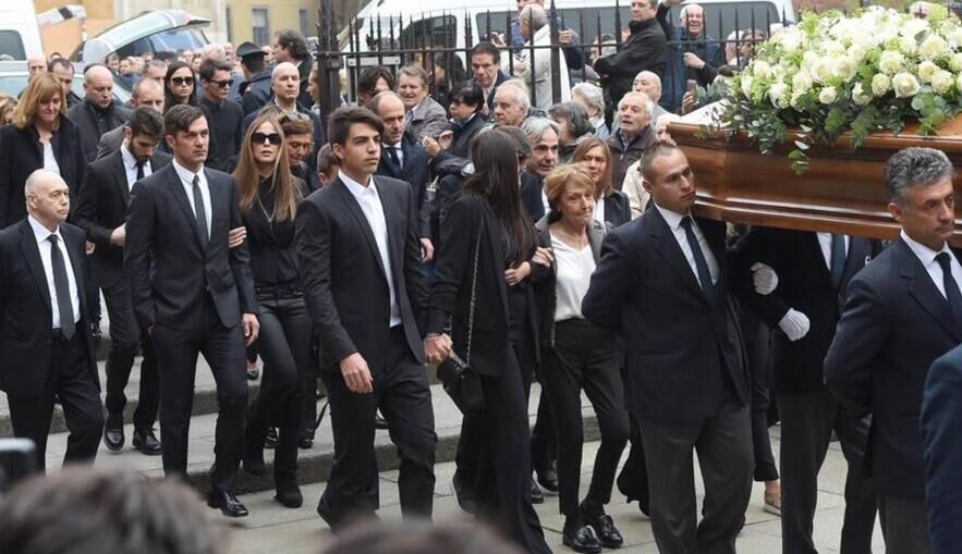 巴乔跟马尔蒂尼谁才是意大利老大,巴乔在老马尔蒂尼打了几场比赛