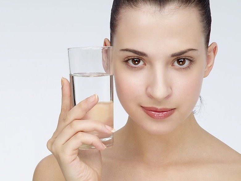 使用化妆品皮肤过敏用什么药治疗,使用化妆品过敏后怎样有效祛除