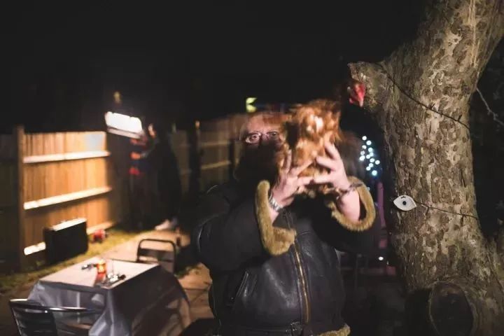 把自家破后院谎称为高级餐厅，7个月做到伦敦餐厅NO.1