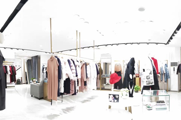 女装怎么才不会有库存,时尚女装店进货和卖货的技巧