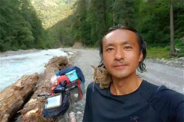 骑行9000多公里，他的这个决定，让流浪猫成为了宝贝