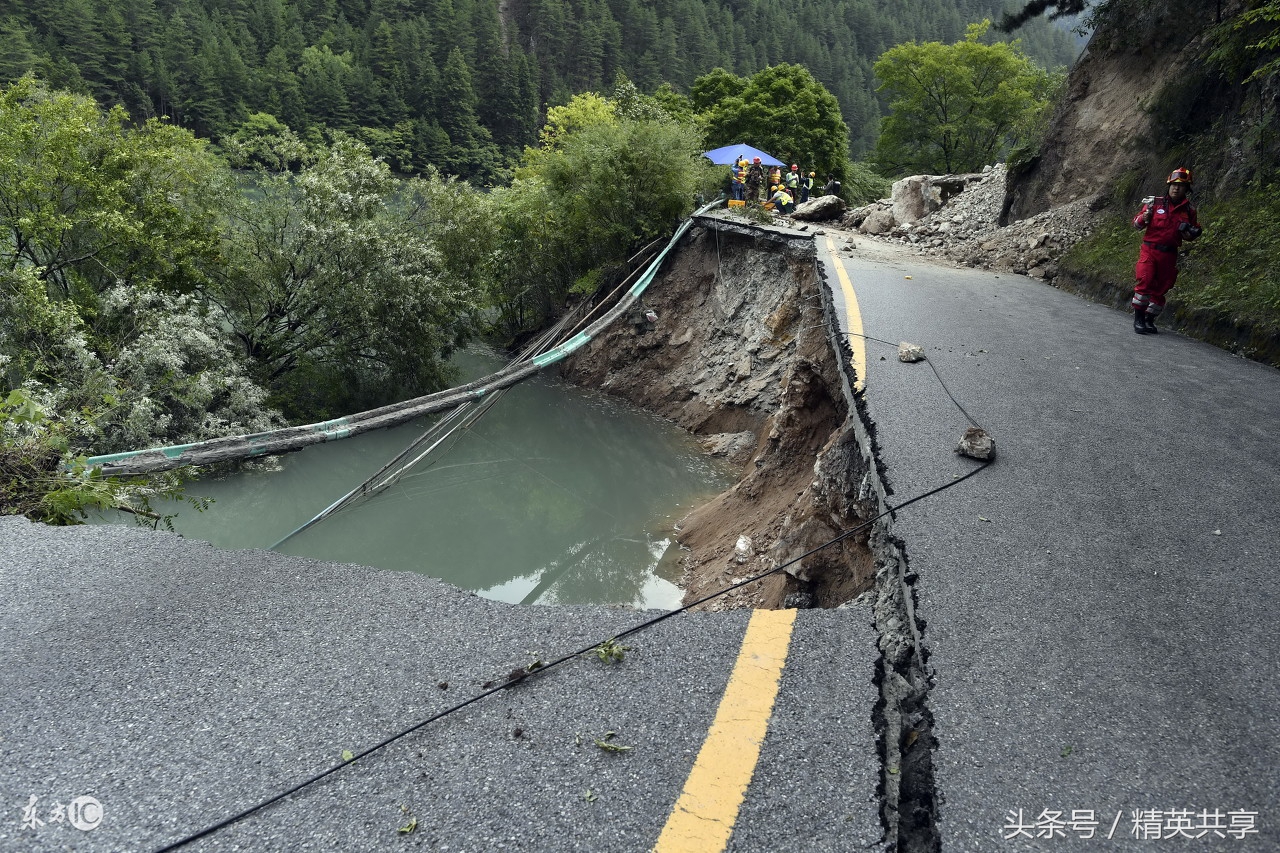 这是2017年微信朋友圈的精华版，每个月就一条，值得收藏