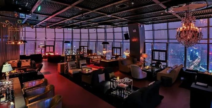 成都最高的酒吧，佳酿、美女、电音、轰趴，这个圣诞在这都能找到