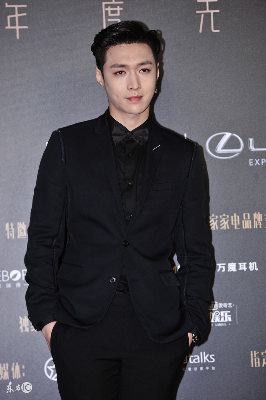 张艺兴现身韩国吊唁金钟铉,张艺兴吊唁李玟