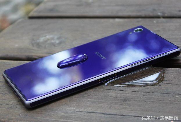 iphone13掉水里马上捞起来,iphonex掉水里怎么办