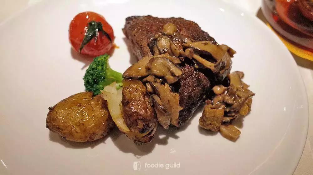 某人约会图性价比选了“西堤厚牛排”，结果吃完秒变前任……