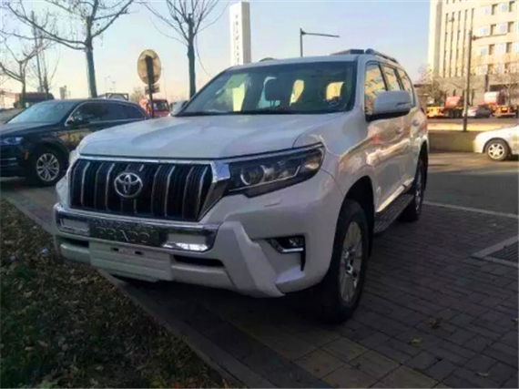 兰德酷路泽途乐路虎卫士谁更耐用,途乐路虎2022款落地价多少钱