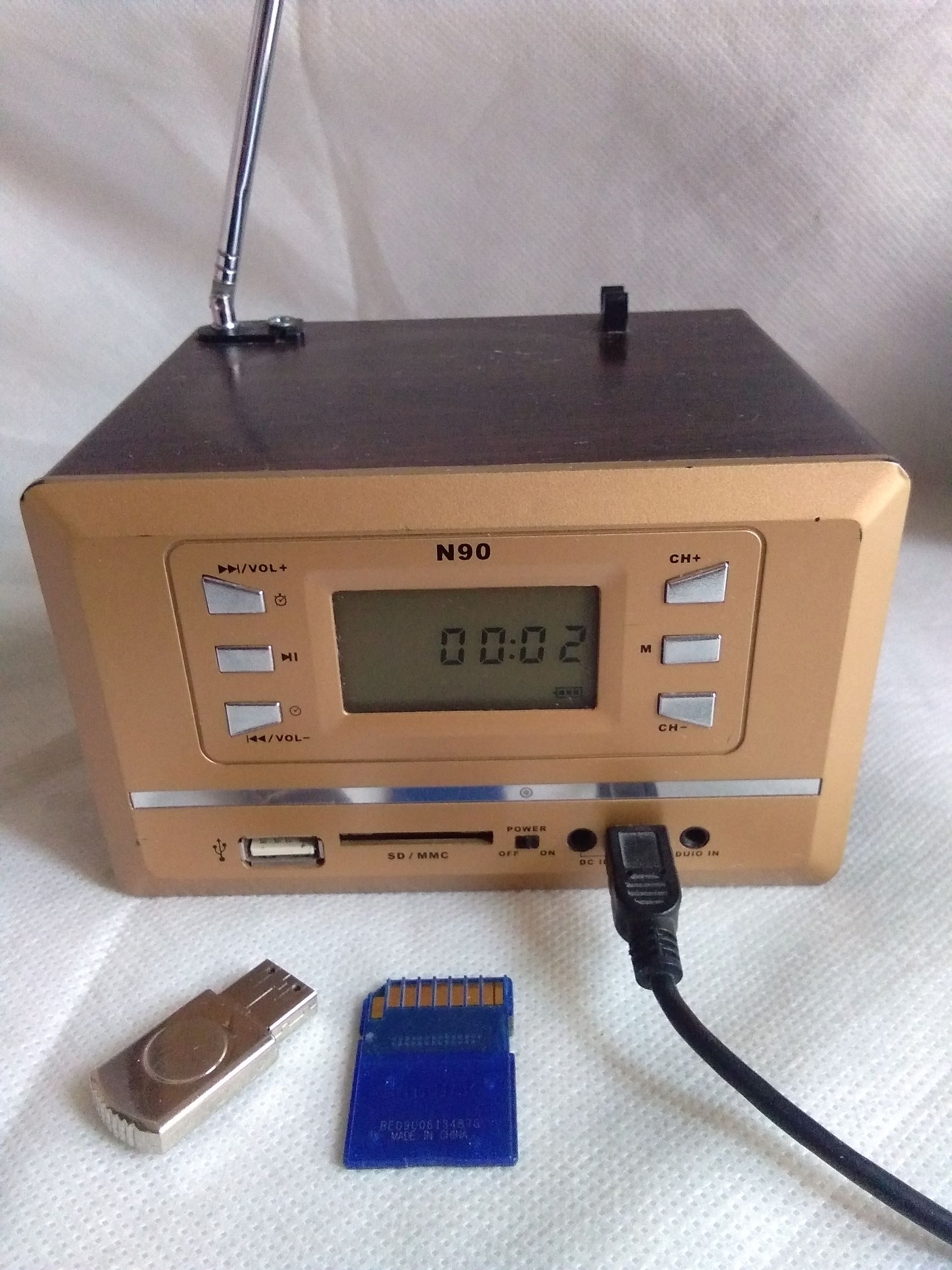 科技生活——坤之元N90迷你插卡音响（25）