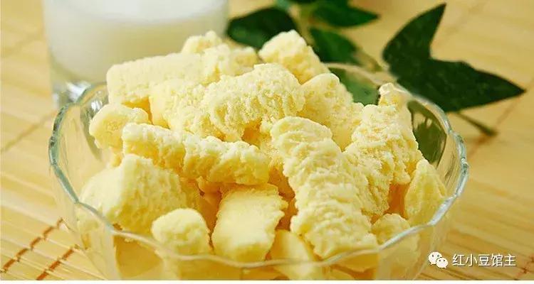 《*瓶金**梅》里的奶事